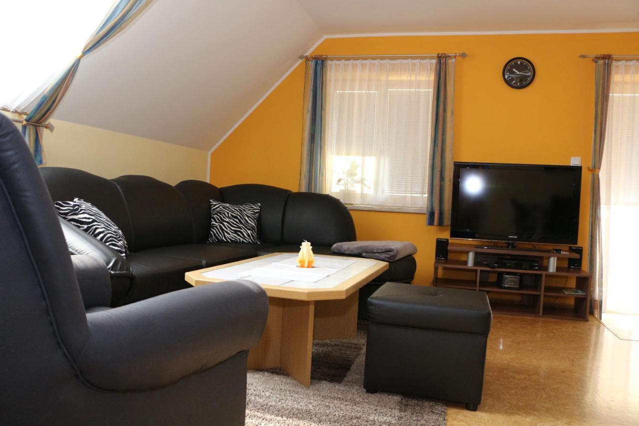 Ferienwohnung Moni Geiseldorf Exterior foto
